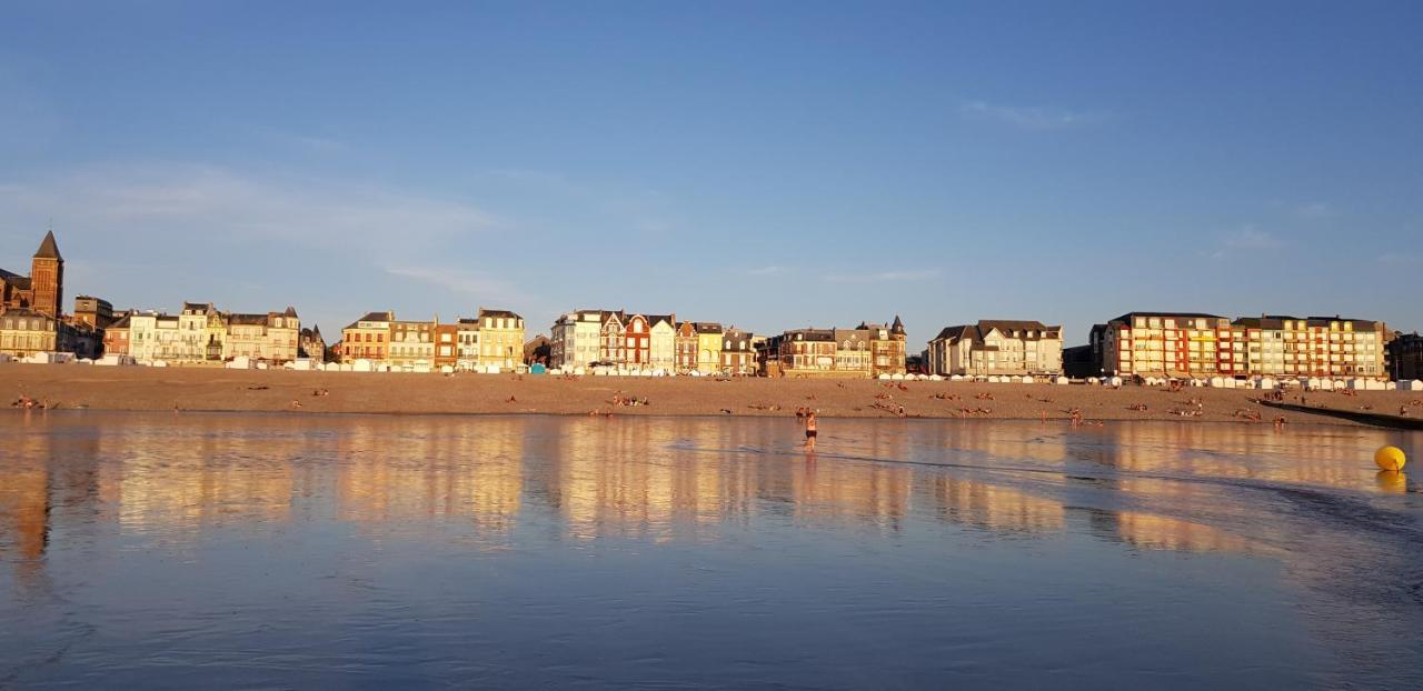 A 50m Reves Bleus Les Bains De *
