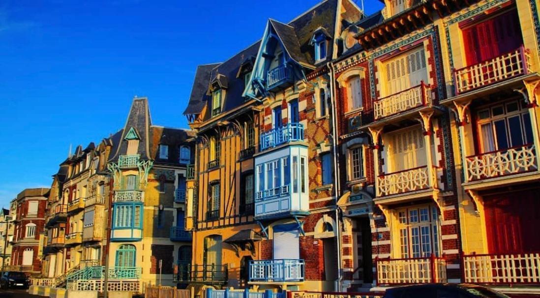 A 50m Reves Bleus Les Bains De Apartment *